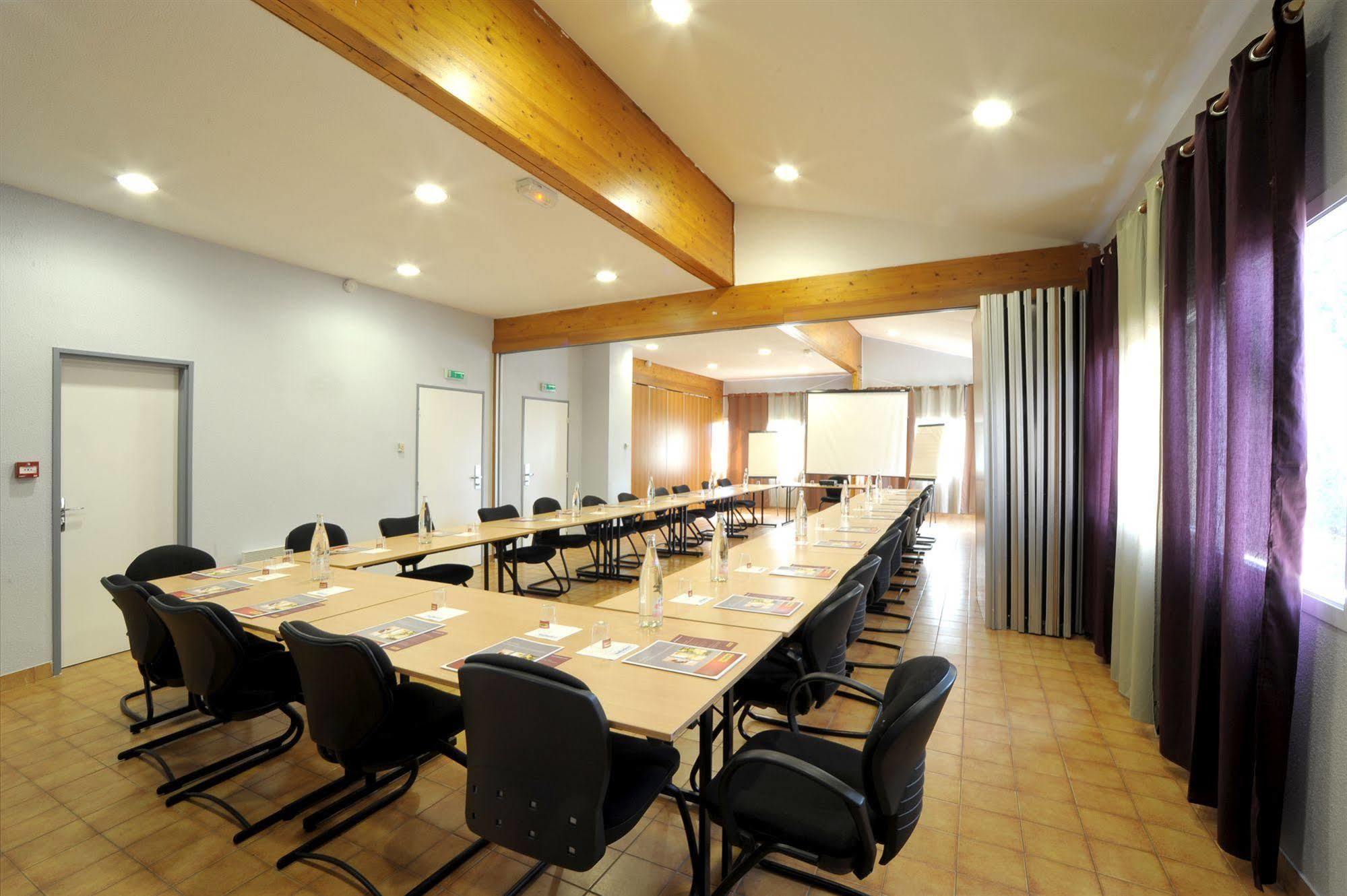 Enzo Hotels Trappes By Kyriad Direct 외부 사진