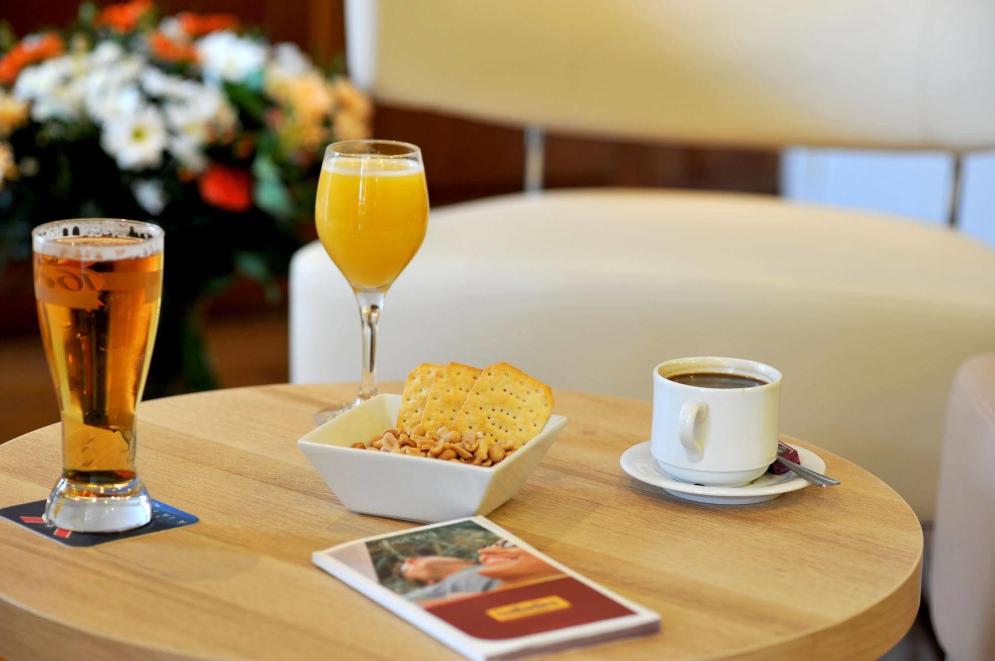 Enzo Hotels Trappes By Kyriad Direct 외부 사진